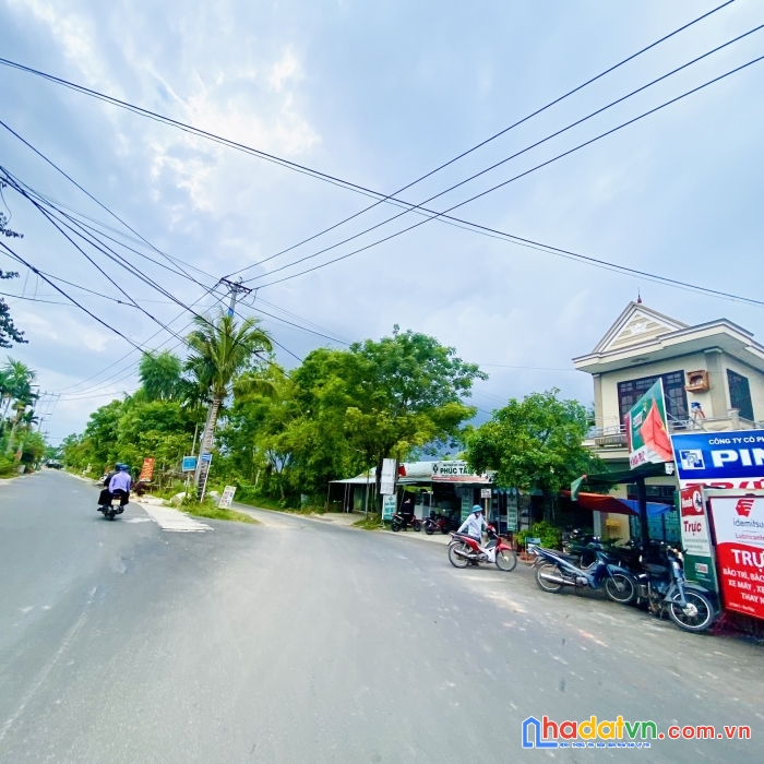 Lô đất hoà tiến - giá 5.6tr/ m2, cách dt605 chỉ 1km, chợ lệ trạch 2km