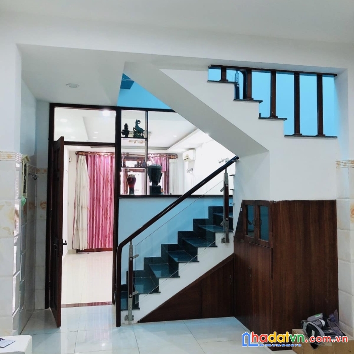Khu vực hiếm nhà bán - ngay cityland - hxh 6m thông - 53m2 - giá chỉ 5.9 tỷ.