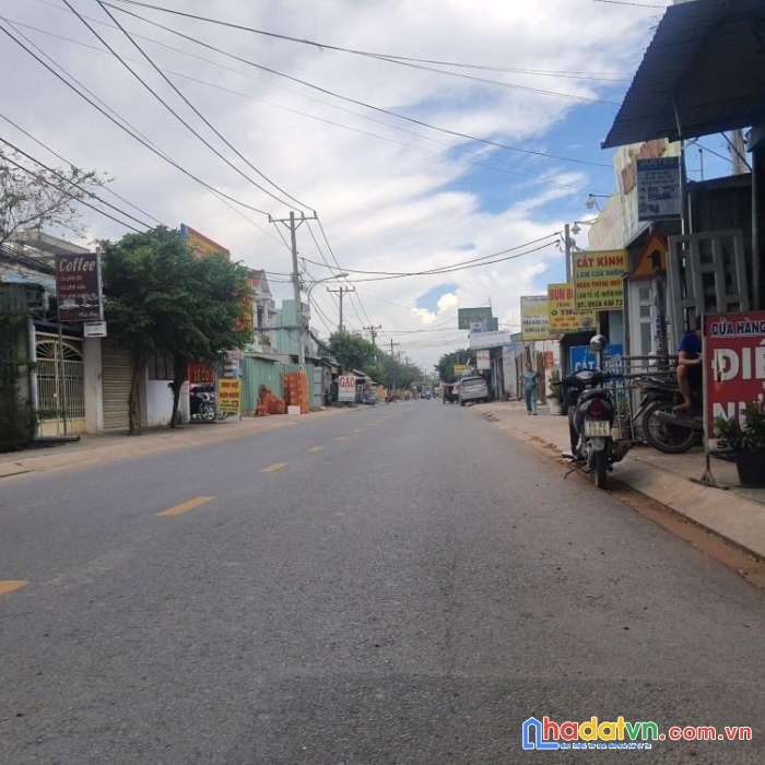 Bán nhà mặt tiền nguyễn thị ngâu hóc môn 200m2 chỉ 10 tỷ 500.