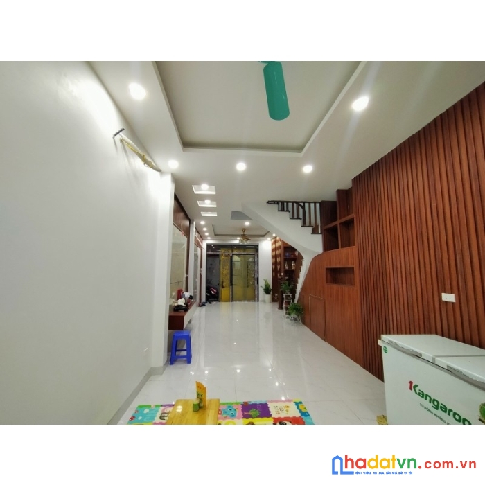 Bán nhà khâm thiên 42m2 x 5 tầng, 2 thoáng, ngõ nông, nhỉnh 5 tỷ, lh 0966037496
