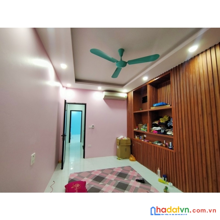 Bán nhà khâm thiên 42m2 x 5 tầng, 2 thoáng, ngõ nông, nhỉnh 5 tỷ, lh 0966037496