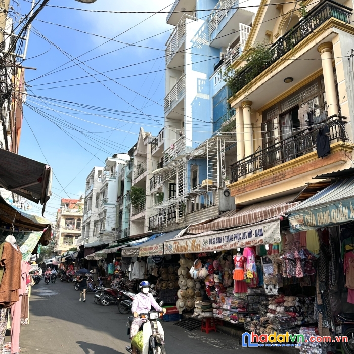 Bán 2 ngôi nhà mặt tiền chợ căn cứ 26 gò vấp  có thu nhập 70 triệu/1 tháng