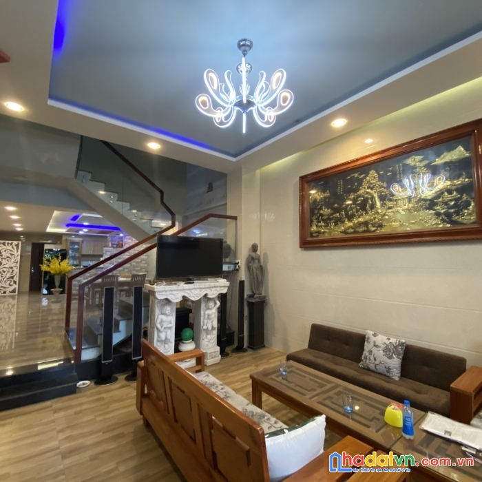 Bán nhà đẹp 3 tầng gần bãi tắm non nước ngũ hành sơn gần các resort