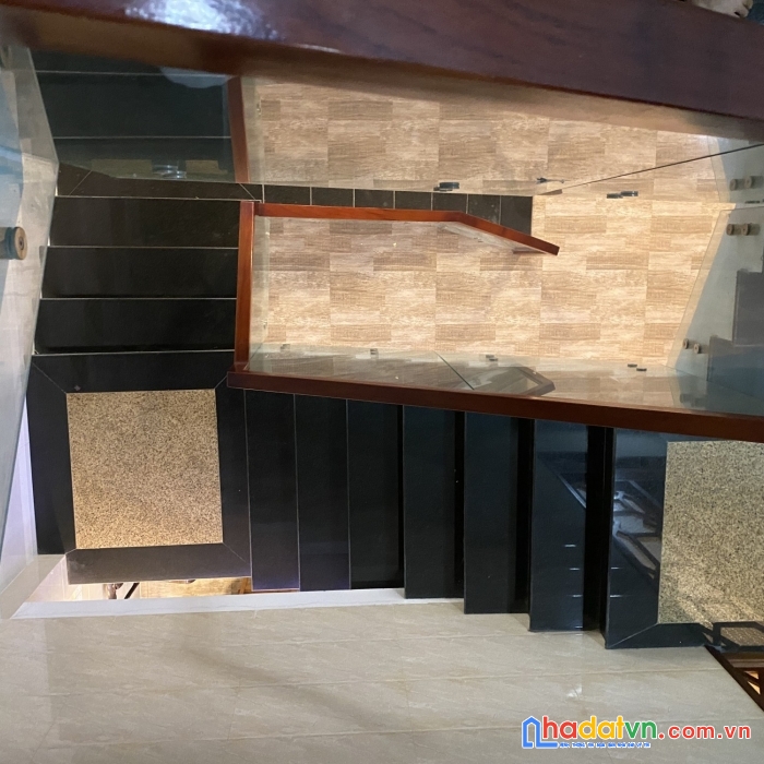 Bán nhà đẹp 3 tầng gần bãi tắm non nước ngũ hành sơn gần các resort