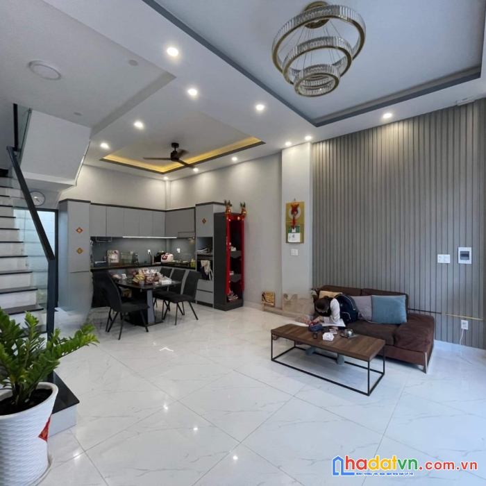 Định cư nên bán gấp nhà siêu đẹp, ô tô ngủ trong nhà, ngang 5m, 4 tầng, 4pn, 4wc, kdc đồng bộ