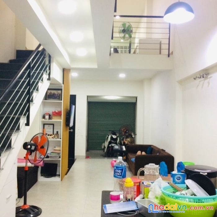 Cần cho thuê nhà nguyên căn lâu dài, full nội thất (rất nhiều tủ), nằm trong hẻm 35 phan văn hớn,