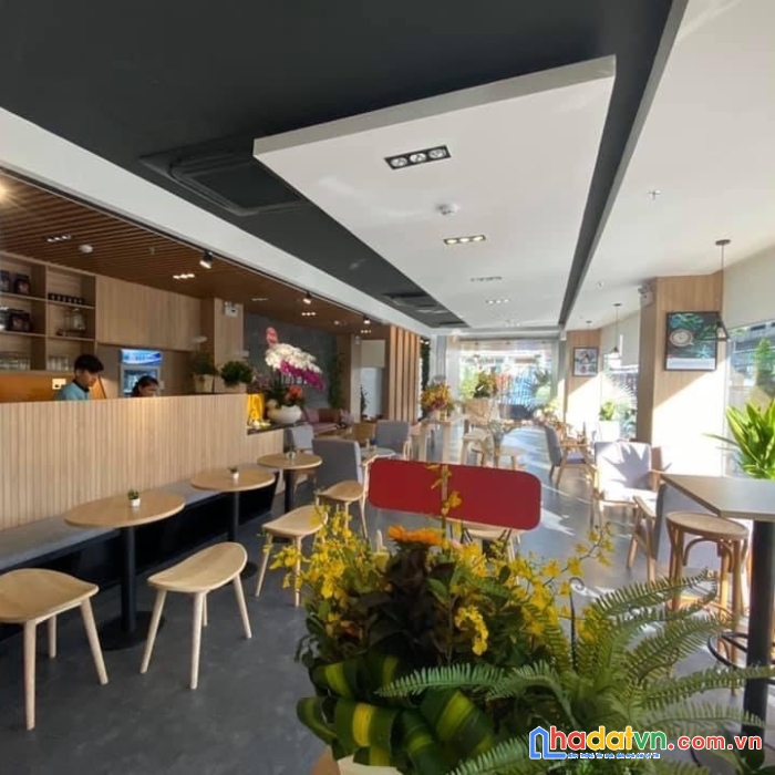 Cho thuê tòa nhà bửu long p15 q10 căn mặt tiền góc ngã 3 hương giang - bửu long