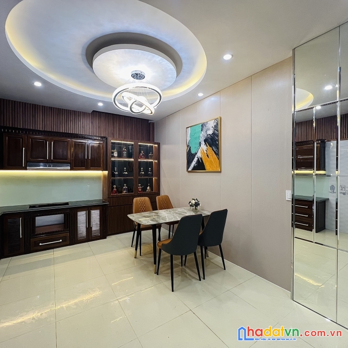 8.nhà đẹp miếu hai xã full nội thất có sân để xe giá rẻ