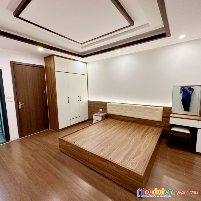 Chỉ hơn 4 x tỷ có nhà 5 tầng phố minh khai - 50 m ra mặt phố dt: 35m2 3 ngủ mt: 3.8m giá : 4x tỷ