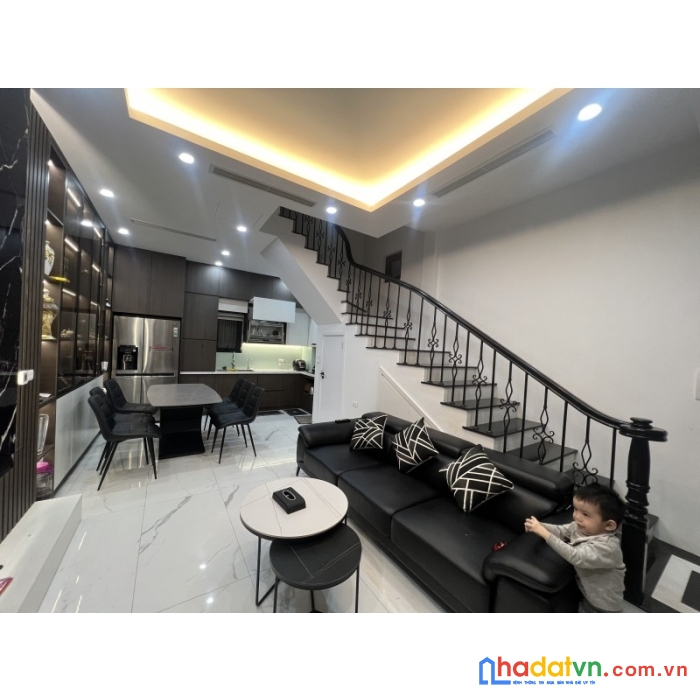 Bán gấp nhà phố láng hạ 60m 3tầng mt 4,5m chỉ 4,8 tỷ lh 0975124520