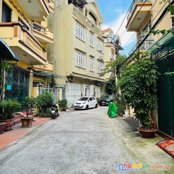 Bán đất văn cao, ba đình,  ô tô tránh, phân lô, 68m2 mt5.5m, giá 9.5 tỷ