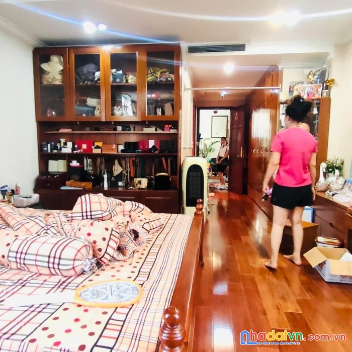 Bán nhà đội cấn, ba đình, hai thoáng, sát ô tô, 75m2 5t mt5m, giá 7.1 tỷ,