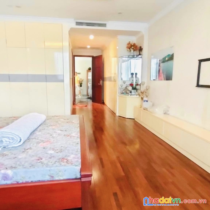 Bán nhà đội cấn, ba đình, hai thoáng, sát ô tô, 75m2 5t mt5m, giá 7.1 tỷ,