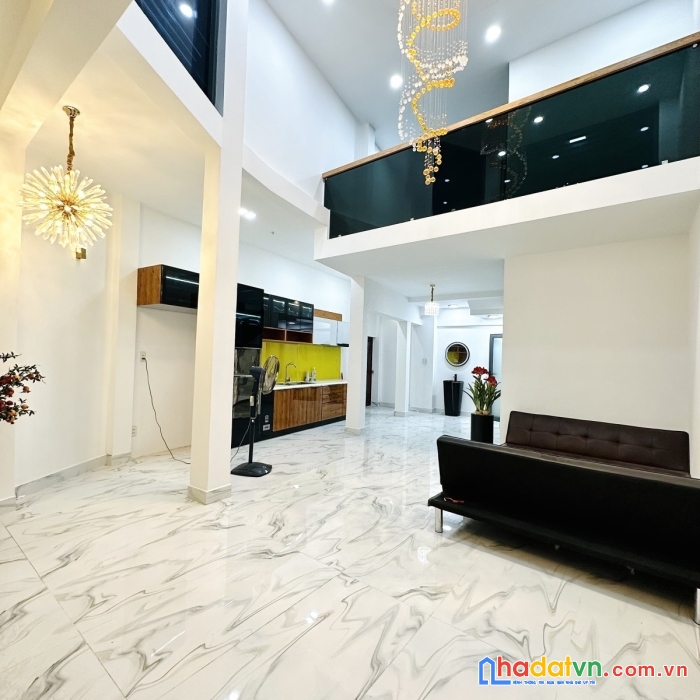 Mặt tiền lô góc khu phan xích long 5 tám thang máy ngang khủng 5,5m nhỉnh 12 tỷ tl