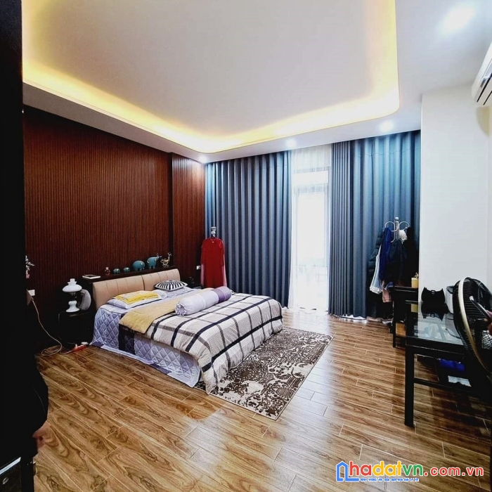 Bán nhà phân lô trần quốc hoàn, gara ô tô tránh, kinh doanh, dân trí cao 60m2 hơn 10 tỷ