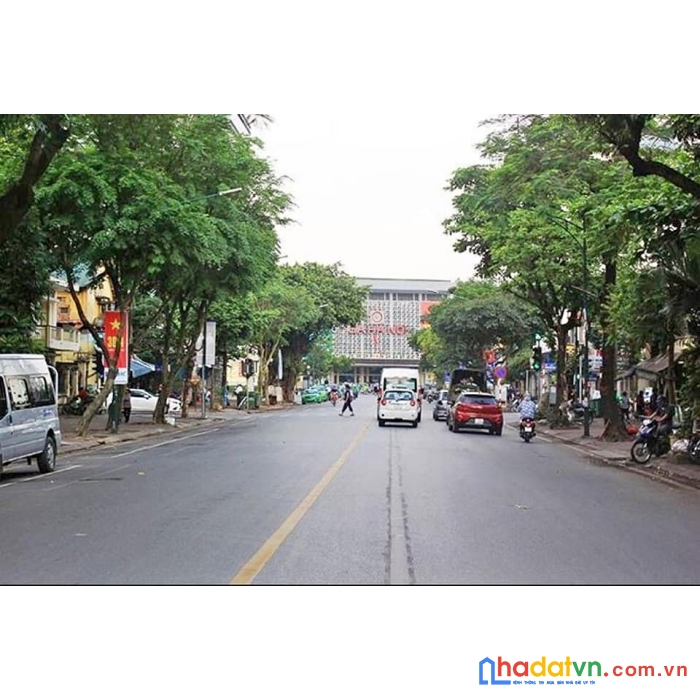 Bán tòa đồ sộ mặt phố trần hưng đạo quận hoàn kiếm, giá thương lượng.