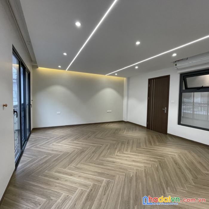 Bán nhà phố huỳnh thúc kháng, đống đa 80m, 8 tầng, mt 5m. giá: 35 tỷ
