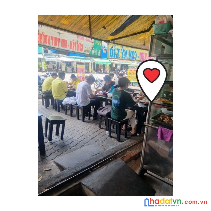 Cần sang mặt bằng quán cơm gần đại học thể dục thể thao. gần đại học quốc gia. có lượng khách ổn