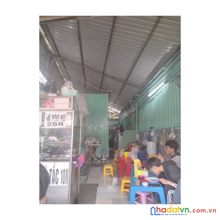 Cần sang mặt bằng quán cơm gần đại học thể dục thể thao. gần đại học quốc gia. có lượng khách ổn