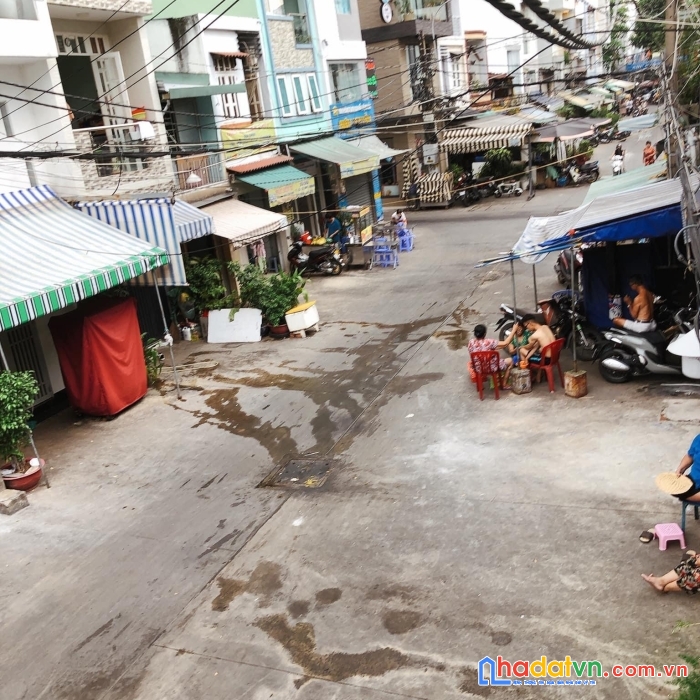Hẻm xe tải ngang15m

 diện tích 43m  nhà cấp 4 giảm 2 tỷ còn 4 tỷ.đoànvăn bơ q4