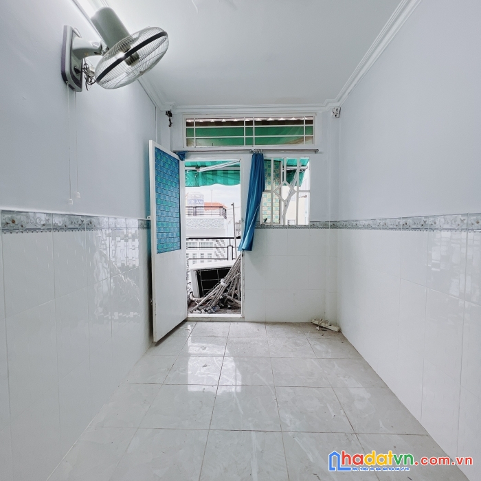Bán nhà rẻ hẻm rộng 3,3 m diện tích sd 33 m
3 tấm có 1 tỷ hơn đoàn văn bơ q4