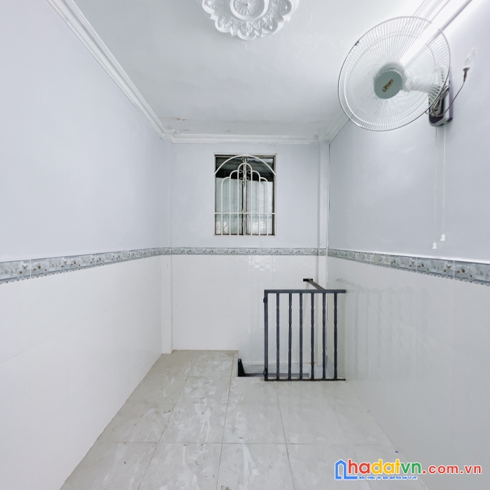 Bán nhà rẻ hẻm rộng 3,3 m diện tích sd 33 m
3 tấm có 1 tỷ hơn đoàn văn bơ q4