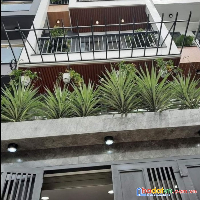 Bán nhà đường trung kính, gara 7 chỗ, ô tô tránh, kinh doanh, dân trí cao, tặng nội thất giá hơn