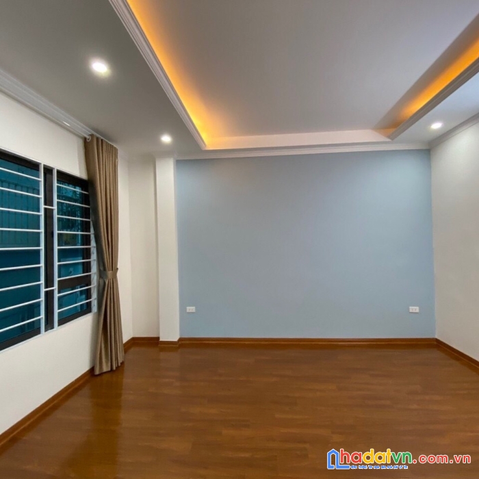Bán nhà đẹp phố kim đồng , hoang mai 40m , phân lô vỉa hè ô tô tránh chỉ 9.7tỷ
