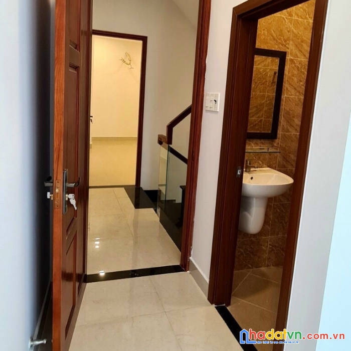 Bán chdv lê lai, p3, gò vấp. hẻm xe hơi, đang kín phòng. 7,4 tỷ.