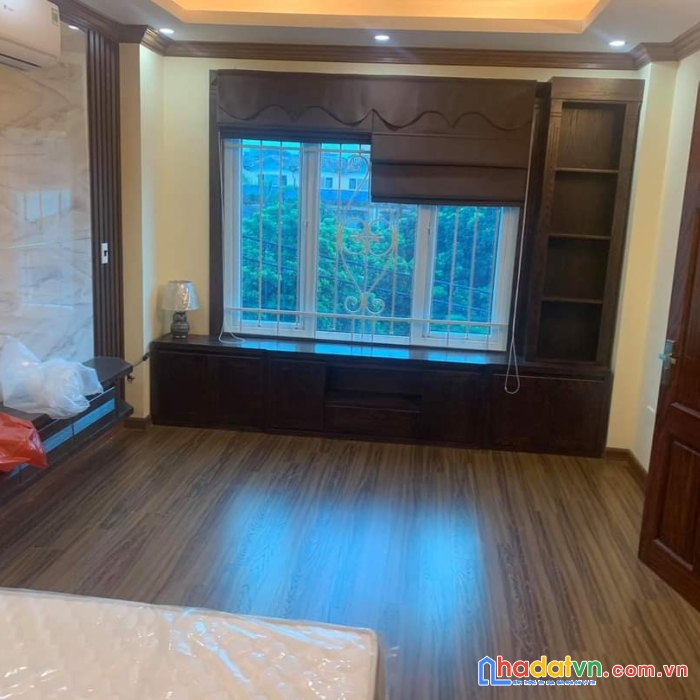 Vài bước ra đường, hàng đường 19m x 6 tầng, giá 2,3 tỷ