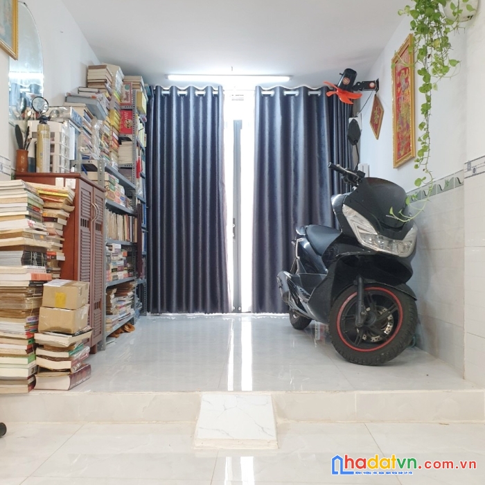 Nhà mới ( 3x16m, nh 3.7m) 2 tầng sát đường hưng phú p8q8