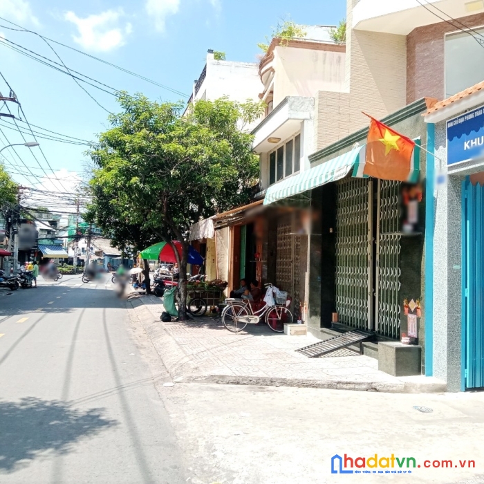Nhà thuê hẻm 80 trần nguyên hãn p13q8 - giá : 8.5 triệu / tháng