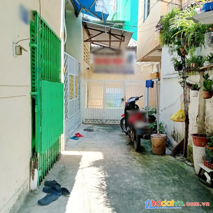 Nhà thuê hẻm 80 trần nguyên hãn p13q8 - giá : 8.5 triệu / tháng