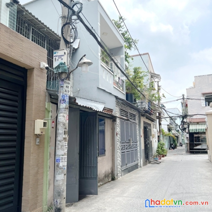 Nhà nở hậu đẹp 6.1m hẻm xe hơi đường hưng phú p10q8 - 7.5 tỷ