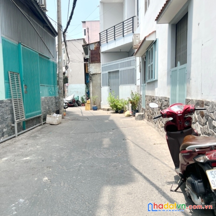 Nhà nở hậu đẹp 6.1m hẻm xe hơi đường hưng phú p10q8 - 7.5 tỷ