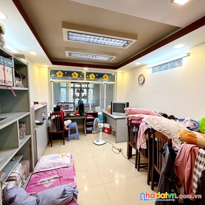 Bán nhà mặt tiền bạch đằng ngay sân bay tân sơn nhất, dt: 4x23m, 3 t- 4pn, giá 21.5 tỷ.