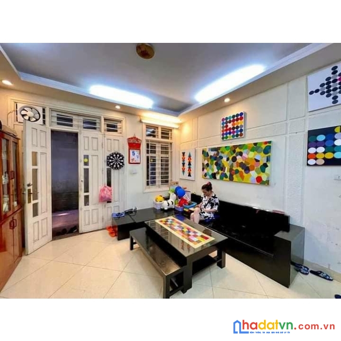 Bán nhà đẹp 5 tầng phố trần quý cáp ôtô đậu cổng nhà thông ra nhiều tuyến phố lớn - ngô sĩ liên -
