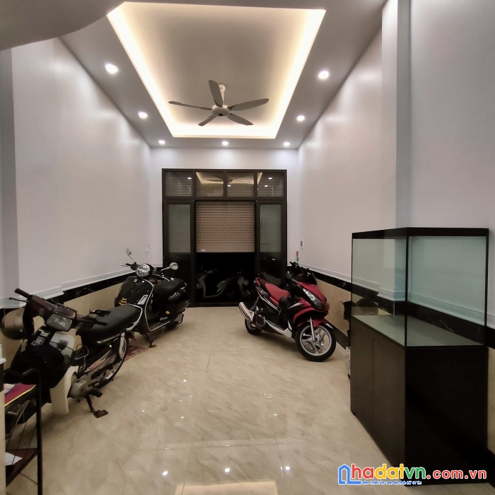 Bán nhà mặt phố kim ngưu, hai bà trưng 130m, mt 5.5m. giá: 31 tỷ