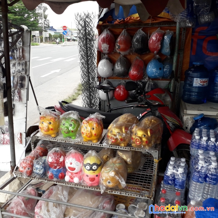 Cần sang lại tiệm tạp hóa mặt tiền dt 741. lh: 0378801070