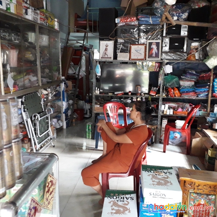 Cần sang lại tiệm tạp hóa mặt tiền dt 741. lh: 0378801070