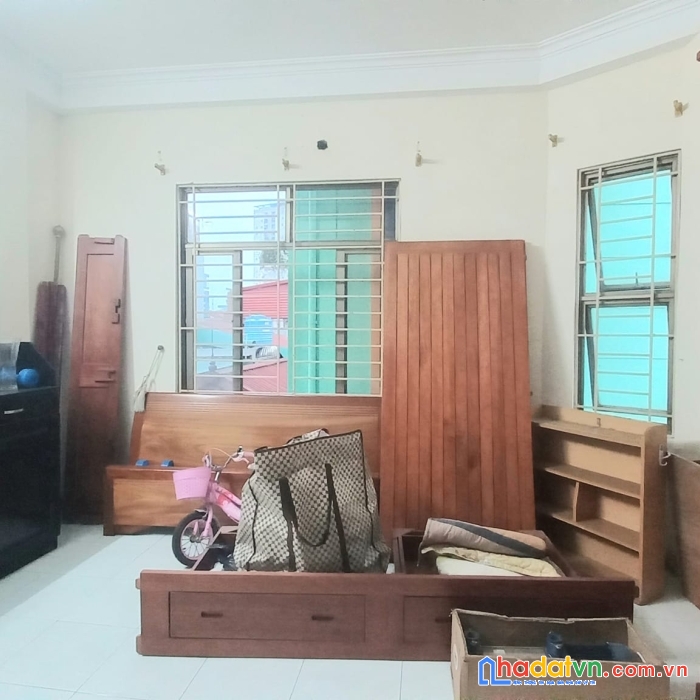 Bán gấp nhà phố thái hà 46m2 4 tầng mt 4,5m chỉ 5,2 tỷ.