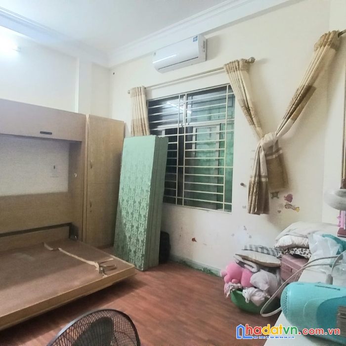 Bán gấp nhà phố thái hà 46m2 4 tầng mt 4,5m chỉ 5,2 tỷ.