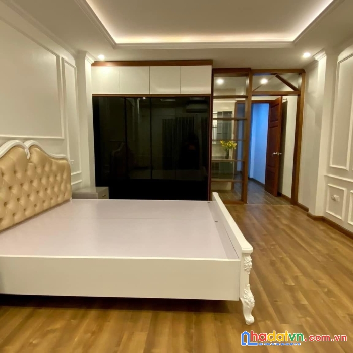 Bán nhà mặt phố thọ tháp, cầu giấy 140m, 9 tầng, mt 9m. giá: 70 tỷ