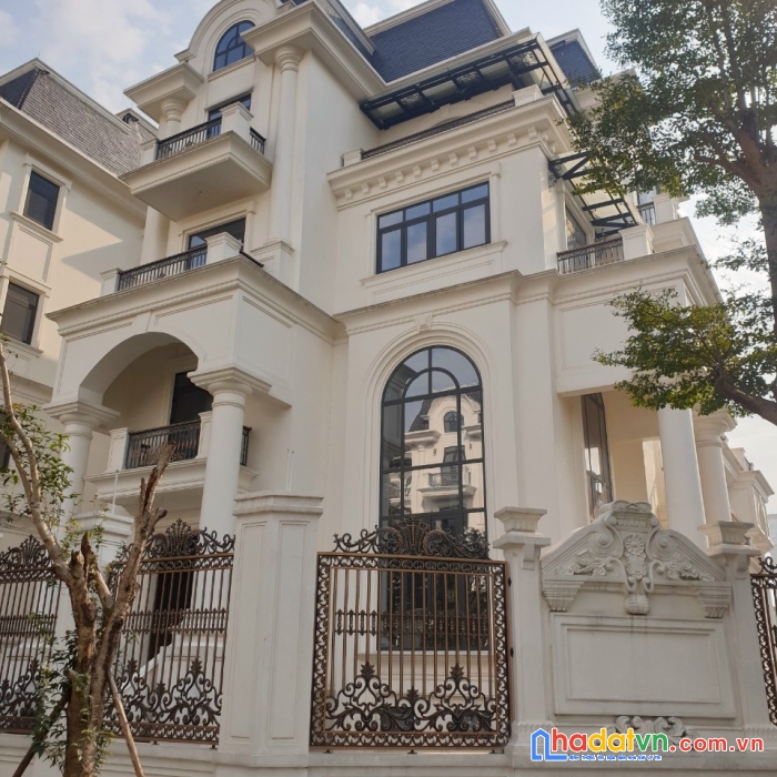 Biệt thự 270m2 lô góc hướng tây nam- đông nam  kđt mỹ đình 2