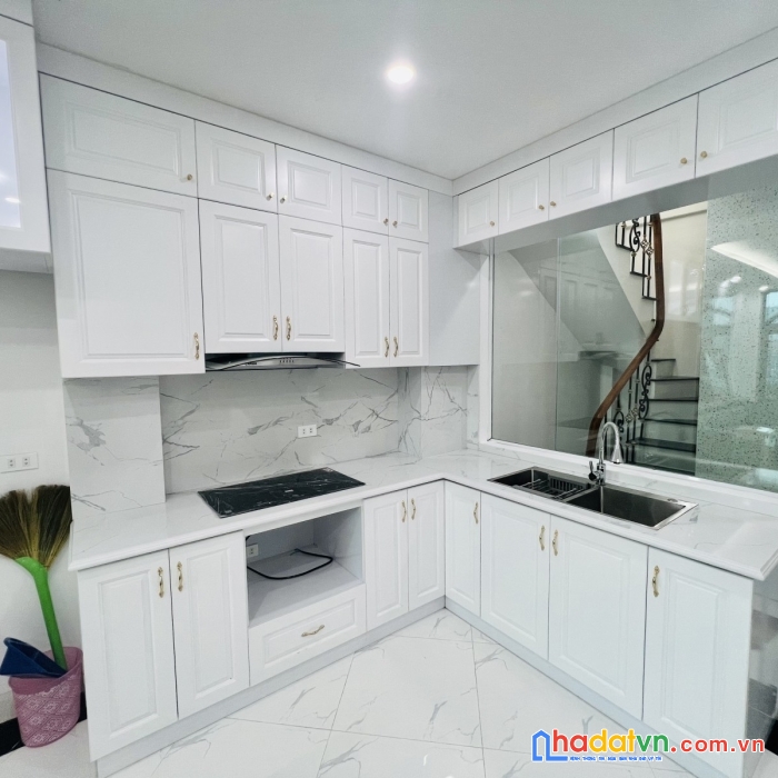 Bán nhà chợ hoàng mai  37m2 3 ngủ ô tô  gần chỉ 3 tỷ 3.