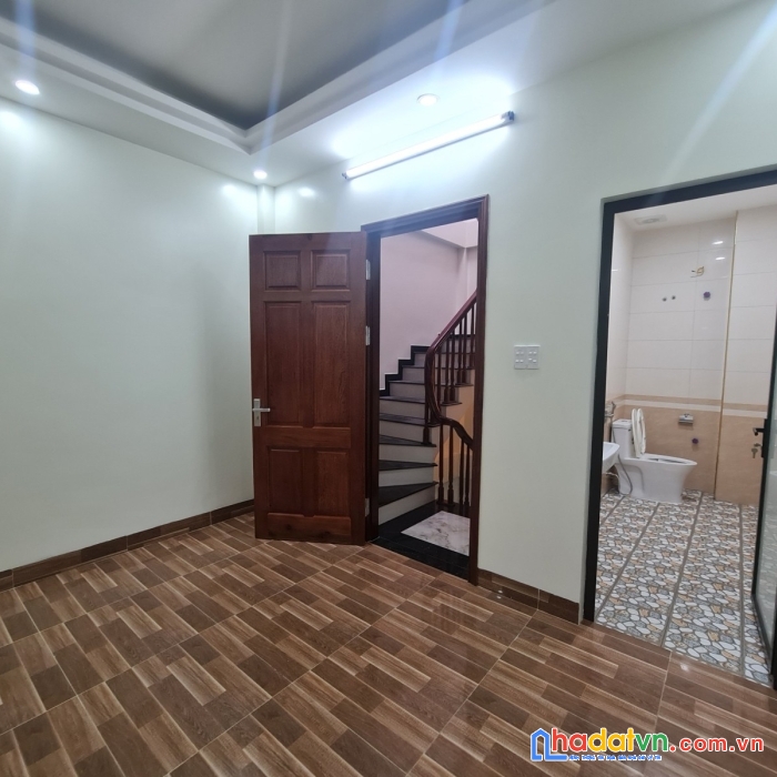 Cần bán nhà phố lê quang đạo quận nam từ liêm 32m2x5 tầng giá nhỉnh 3 tỷ ô tô kd