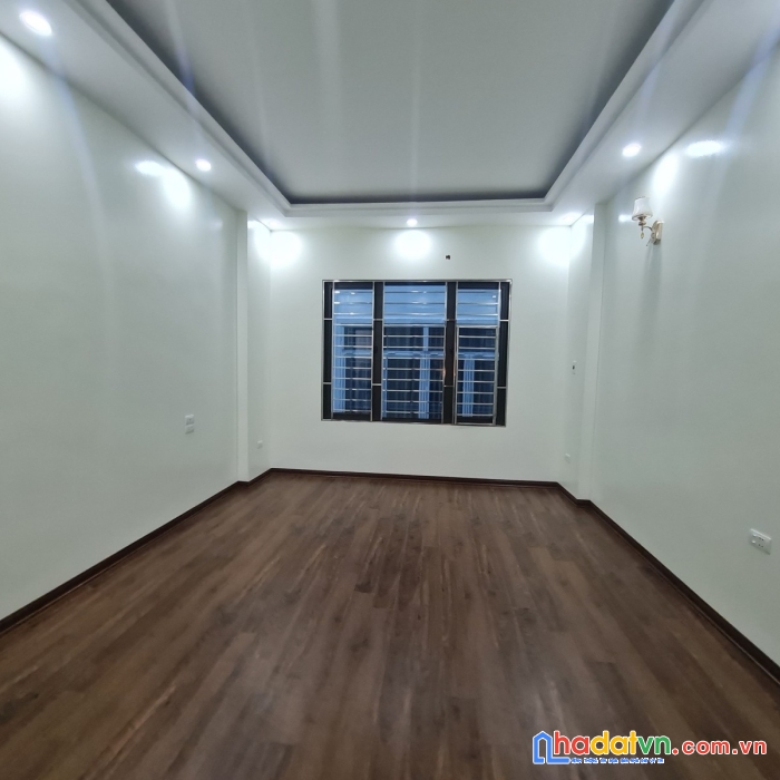 Cần bán nhà phố lê quang đạo quận nam từ liêm 32m2x5 tầng giá nhỉnh 3 tỷ ô tô kd
