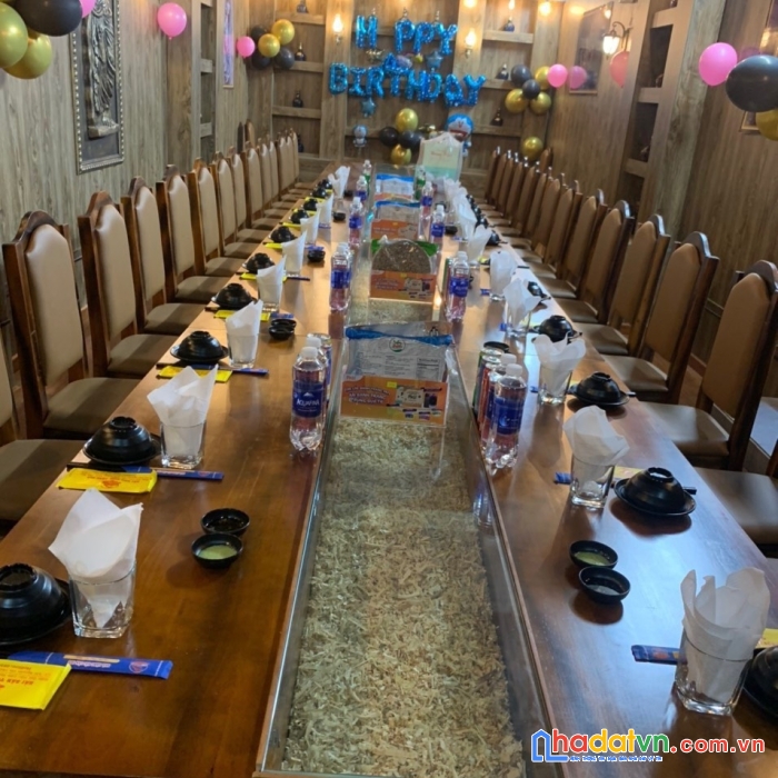 Cần sang hoặc cho thuê nhà hàng  full nội thất đang hoạt động bình thường tại quận gò vấp, tphcm