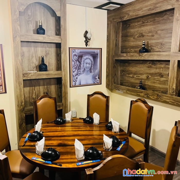 Cần sang hoặc cho thuê nhà hàng  full nội thất đang hoạt động bình thường tại quận gò vấp, tphcm