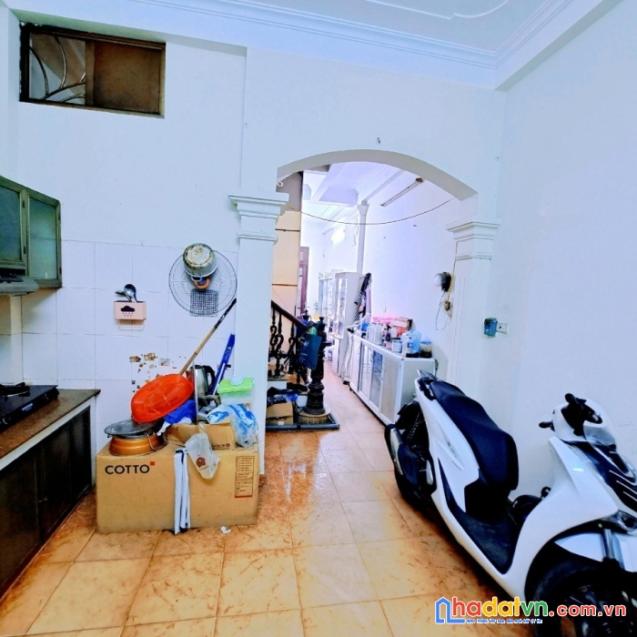Chính chủ cần bán nhà đường láng quận đống đa 50m2 x 5 t 7.35 tỷ ô tô kd